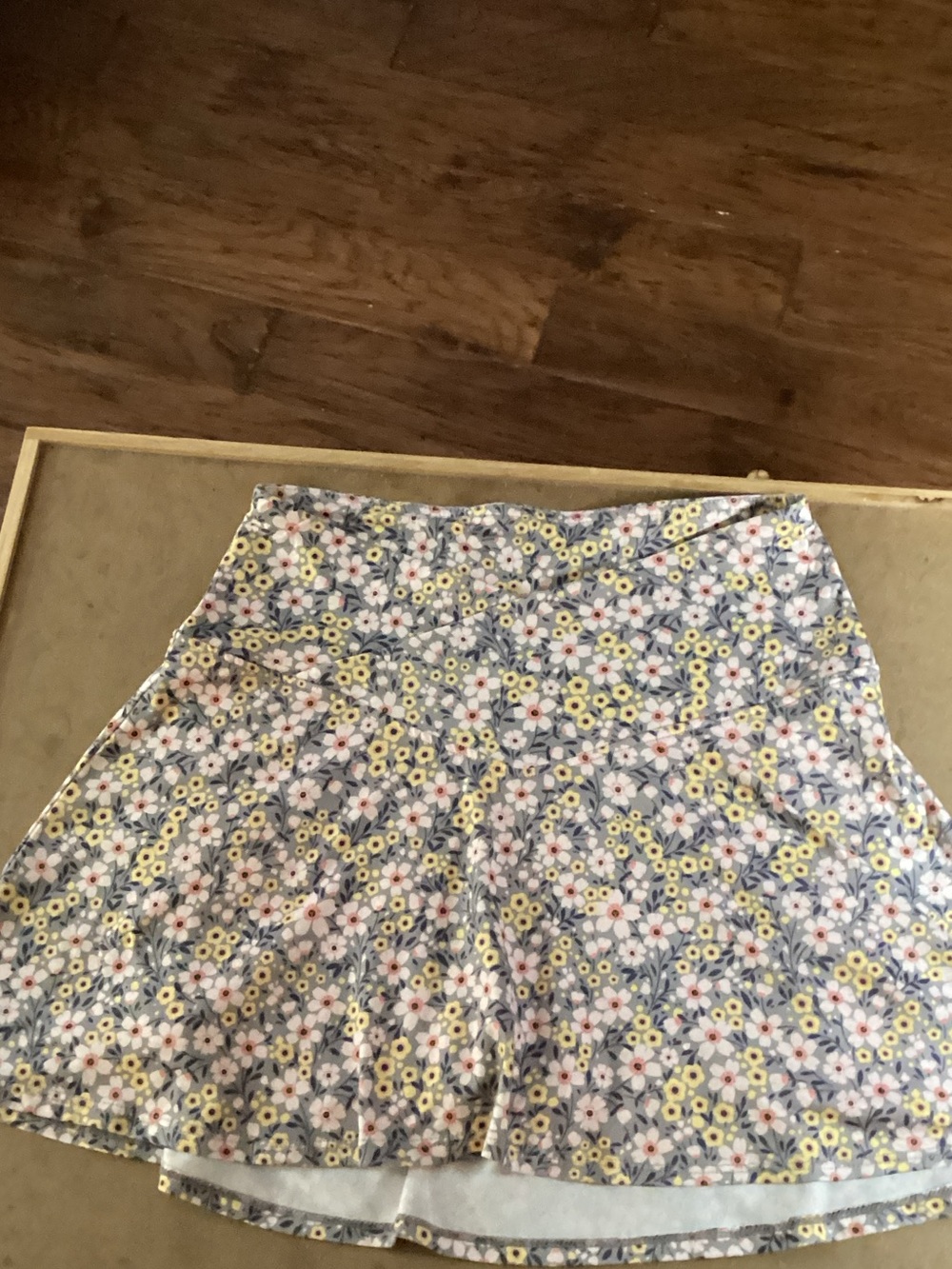 Kyodan Pastel Gray, Yellow, Pink Floral Golf, Pickleball, Tennis Skort. Size P/S